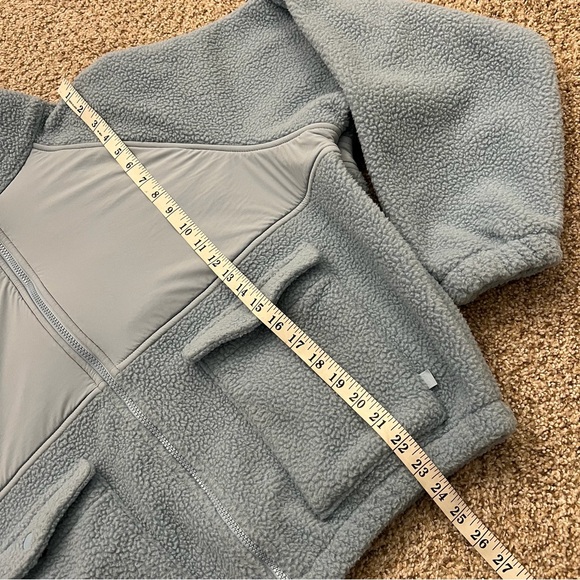 Blogilates Women Size Medium Blue Bonfire Fleece Jacket Sweaters Full Zip Baggy - Picture 6 of 7